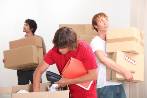 Local moving truck hire supporting a house or office move