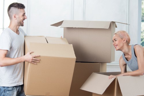 Delivery and unloading of belongings at the destination property